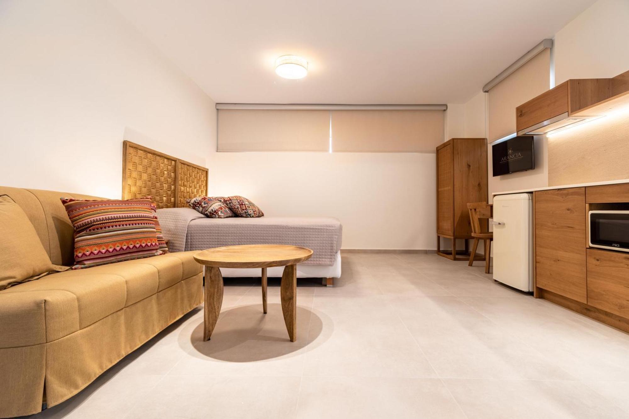 טולון Arancia Elegant Rooms And Suites מראה חיצוני תמונה