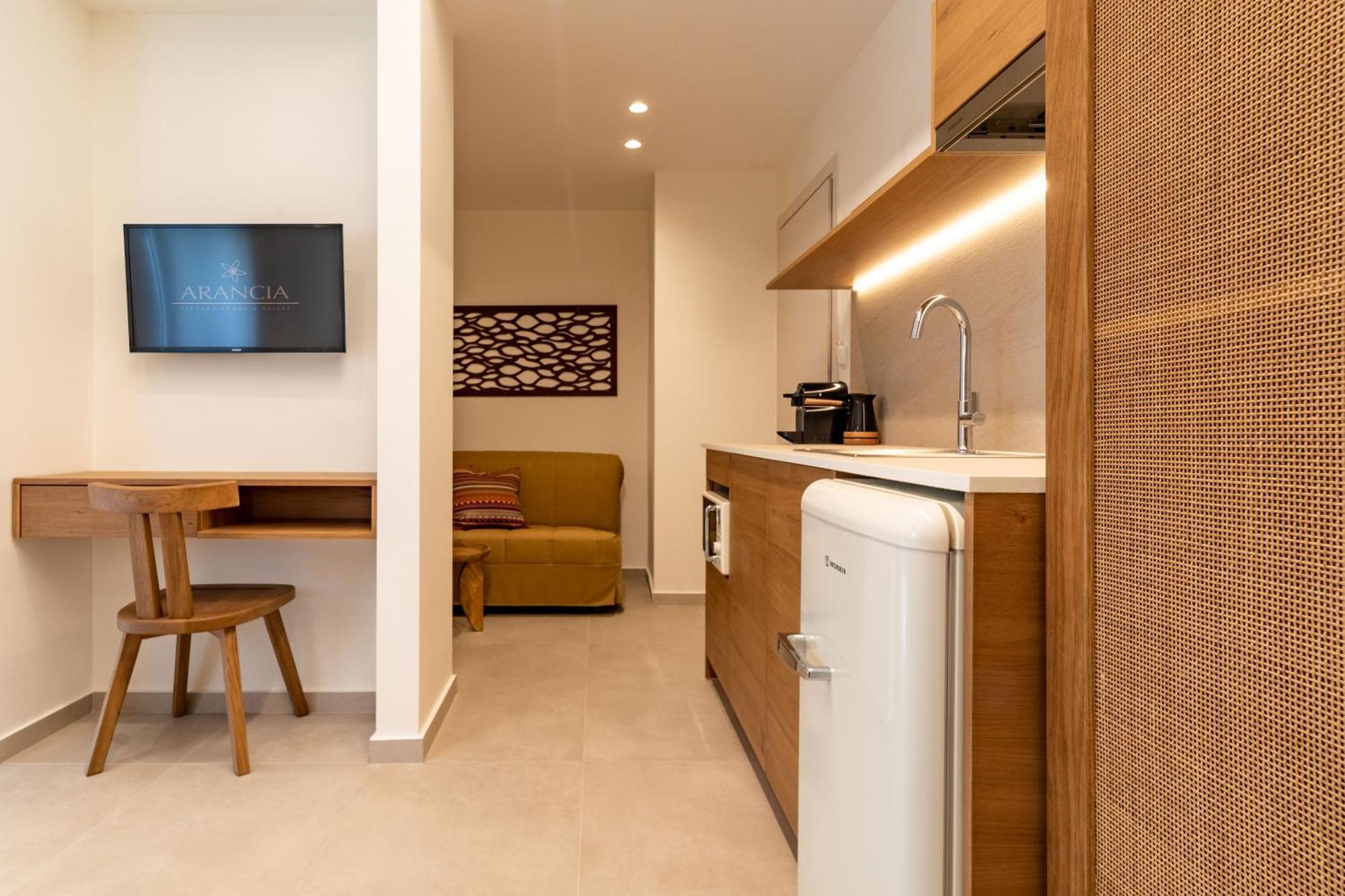 טולון Arancia Elegant Rooms And Suites מראה חיצוני תמונה