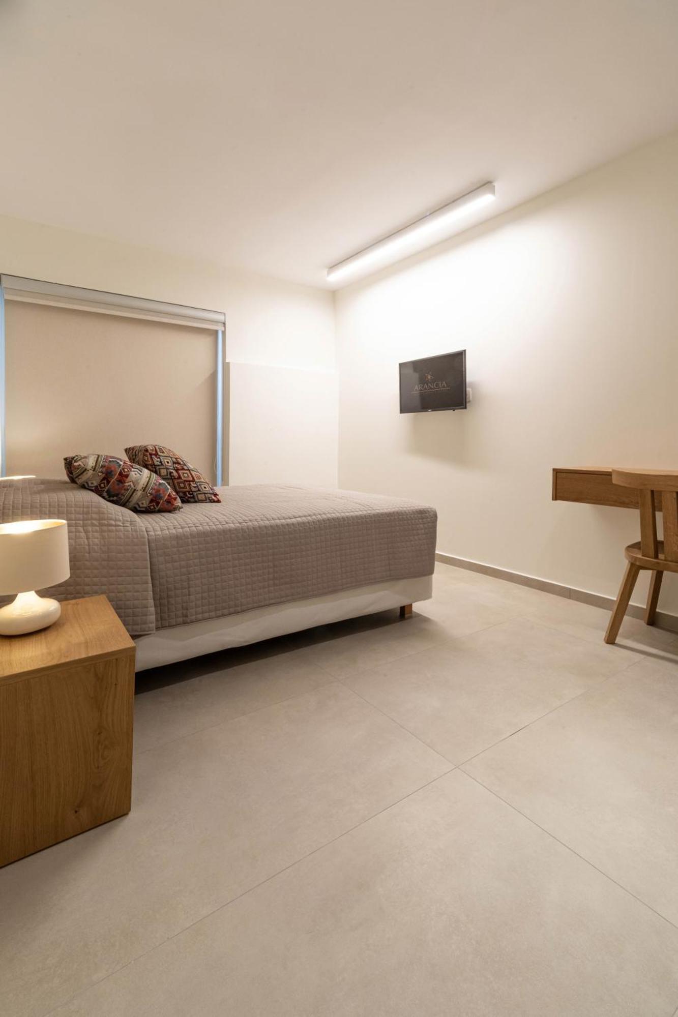 טולון Arancia Elegant Rooms And Suites מראה חיצוני תמונה